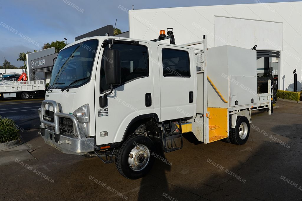 Isuzu nps 300