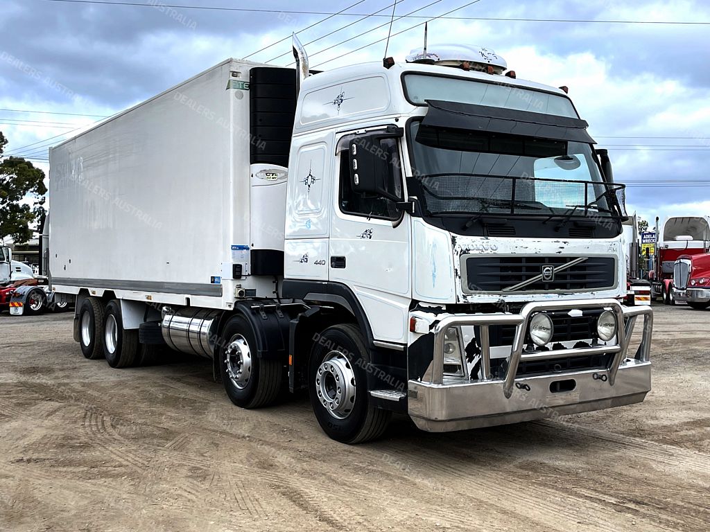 2010 Volvo FM440 8x4 Refrigerated Truck **MEAT RAILS** Truck, Trailer