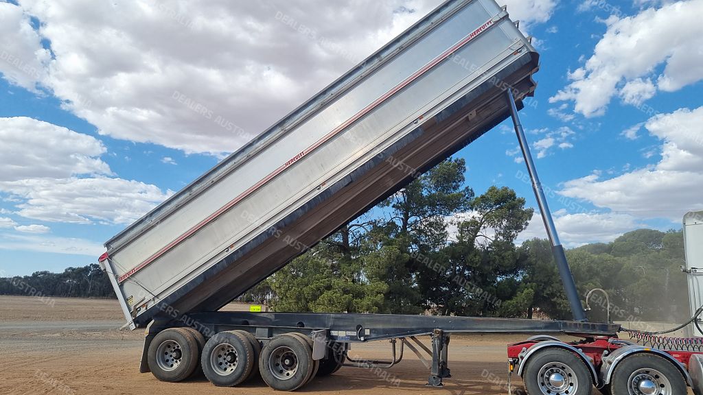 1996 Hercules Chassis Tipper 32 x 5