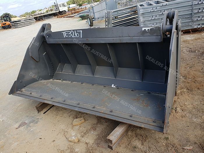 4in1 Quick Hitch Bucket for sale in SA TE3267 Construction Dealers