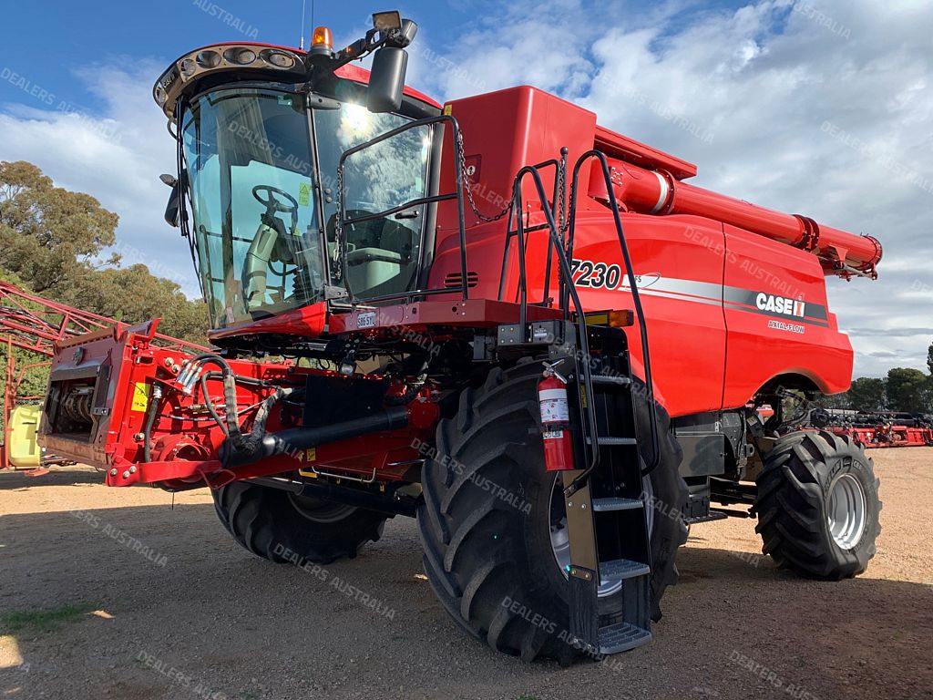 Case IH 7230 Axial Flow Combine & 3152 40ft Draper Front for sale in SA