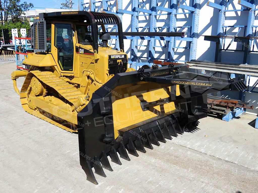 Caterpillar D6N XL Bulldozer Stick Rake Fitted SU Blade 2275SR for