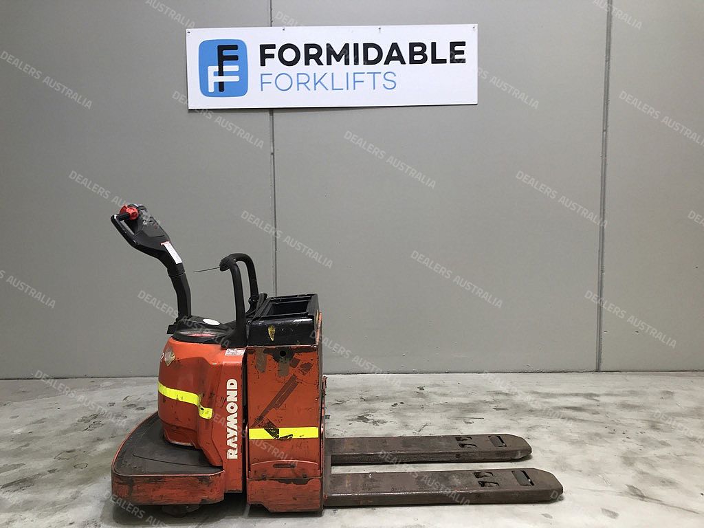 Raymond 8400 Pallet Truck for sale in VIC FU07509 Construction
